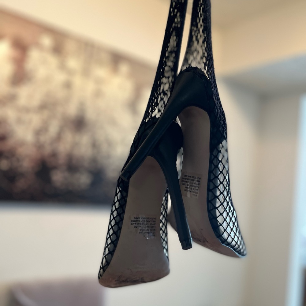 Fishnet heels - Picture 2 of 2